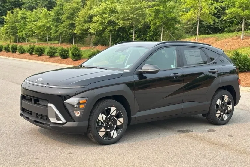 2025 Hyundai Kona SEL photo 1