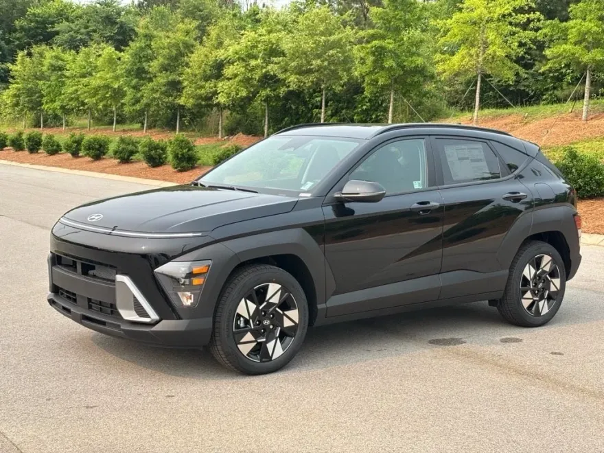 2025 Hyundai Kona SEL photo 1