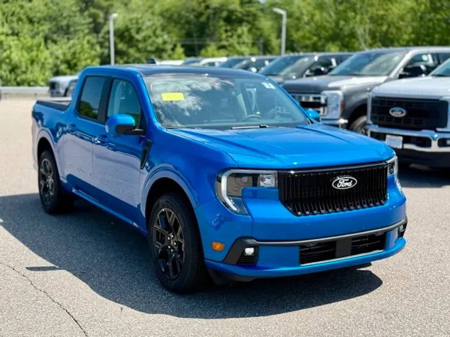 2025 Ford Maverick Lariat photo 1