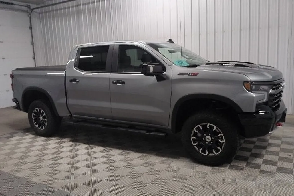 2024 Chevrolet Silverado 1500 ZR2 photo 1