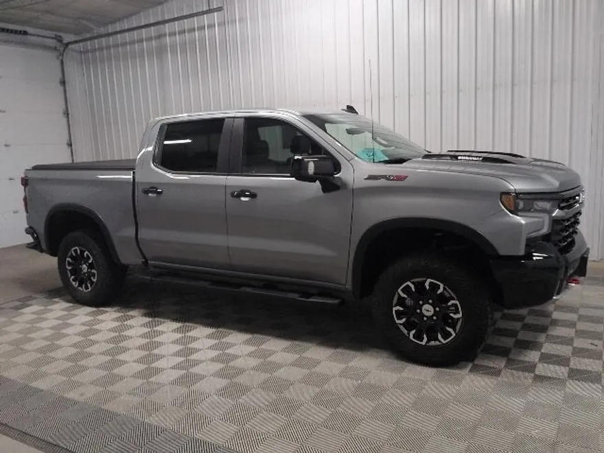 2024 Chevrolet Silverado 1500 ZR2 photo 1