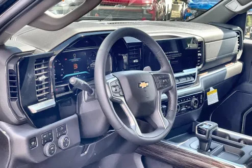 2026 Chevrolet Silverado 1500 LT photo 1