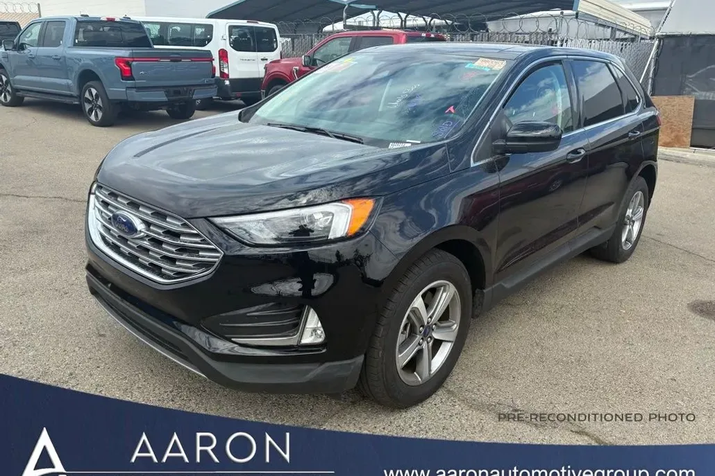 2022 Ford Edge SEL photo 1