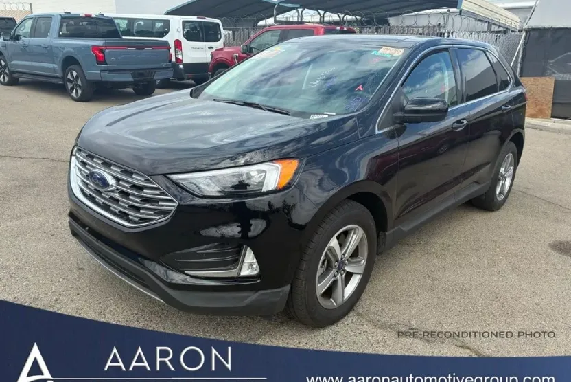 2022 Ford Edge SEL photo 1