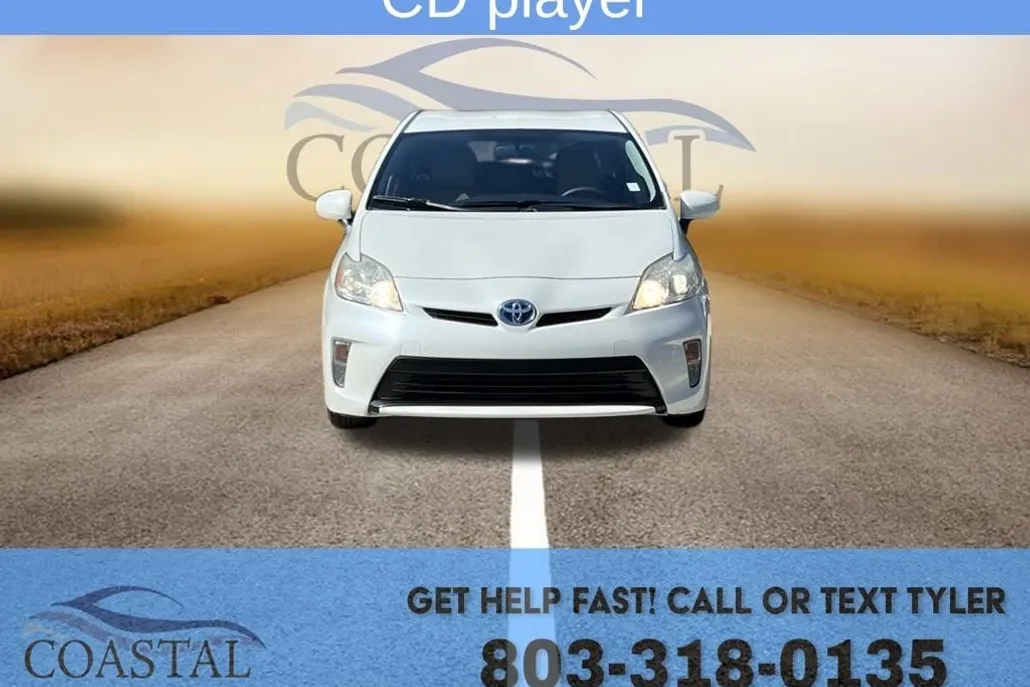 2015 Toyota Prius Four photo 1
