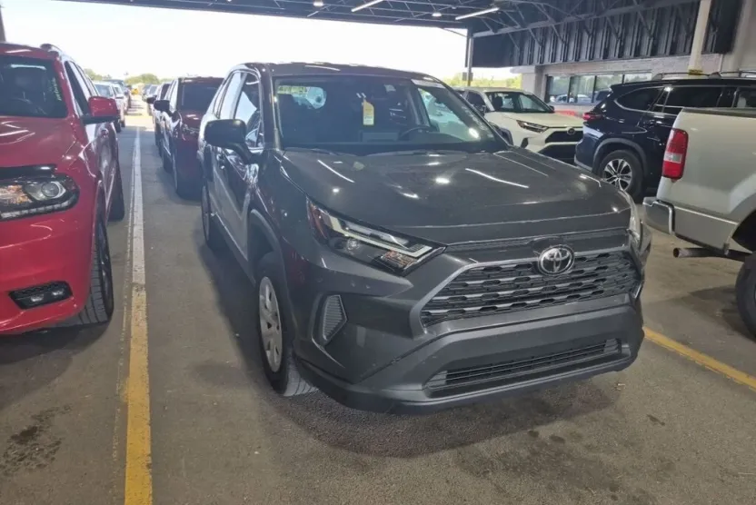 2024 Toyota RAV4 LE photo 1
