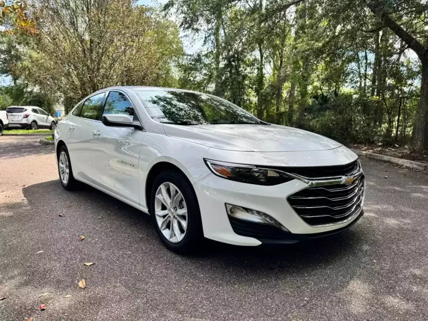 2024 Chevrolet Malibu 1LT photo 1