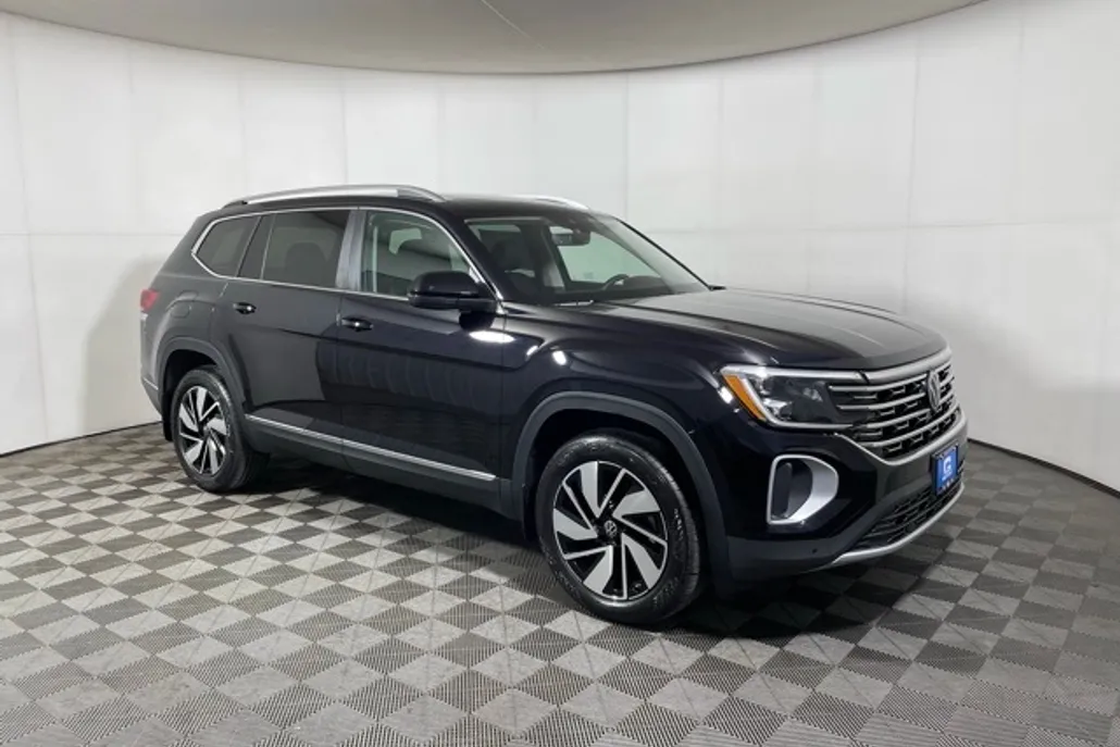 2025 Volkswagen Atlas SEL photo 1