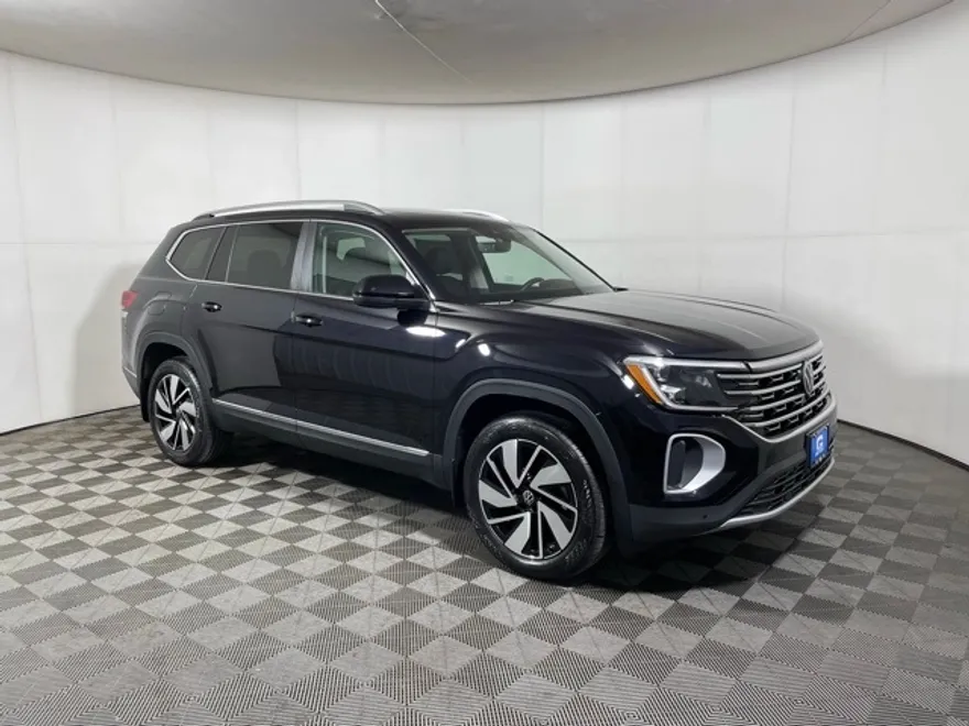 2025 Volkswagen Atlas SEL photo 1
