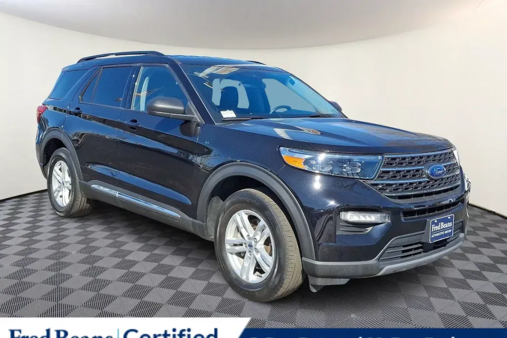 2022 Ford Explorer XLT photo 1
