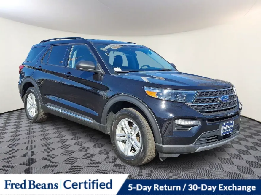 2022 Ford Explorer XLT photo 1