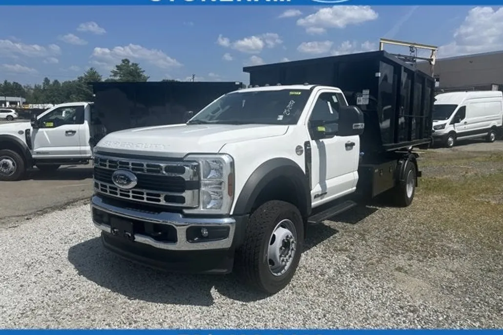 2025 Ford F-600 photo 1