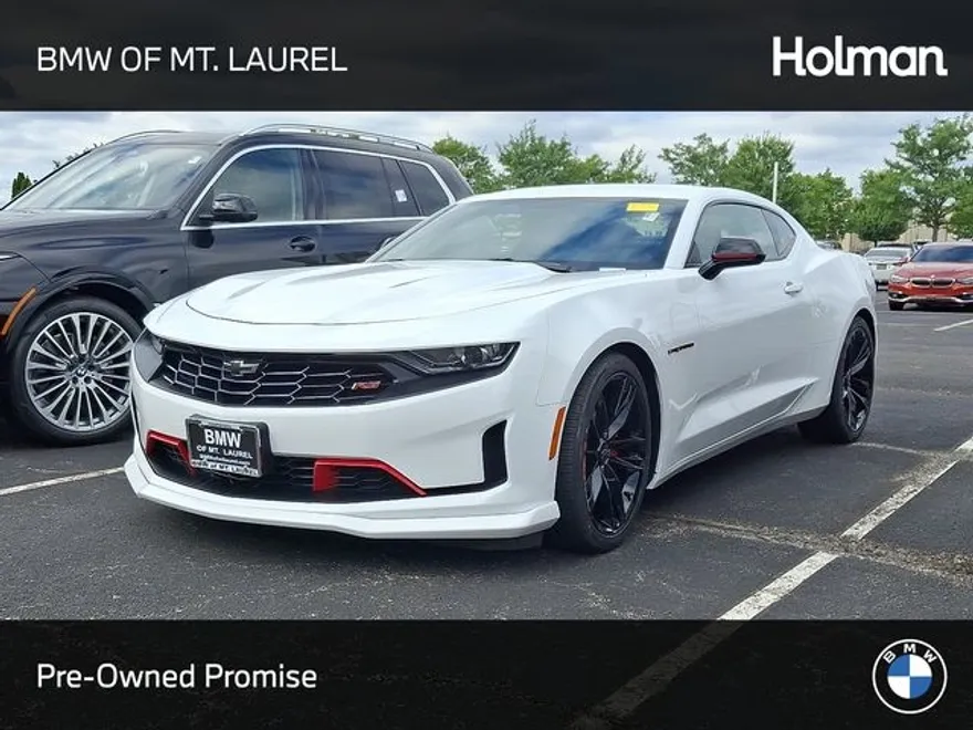 2021 Chevrolet Camaro 2LT photo 1