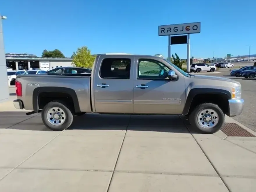 2012 Chevrolet Silverado 1500 LS photo 1
