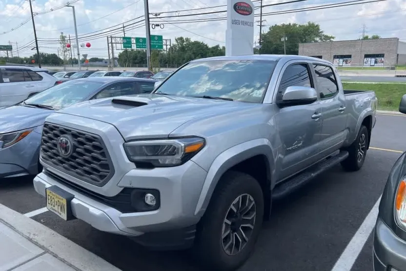 2022 Toyota Tacoma TRD Sport V6 photo 1