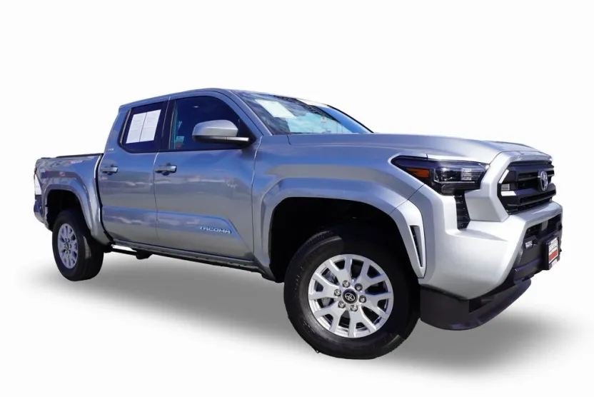 2025 Toyota Tacoma SR5 photo 1