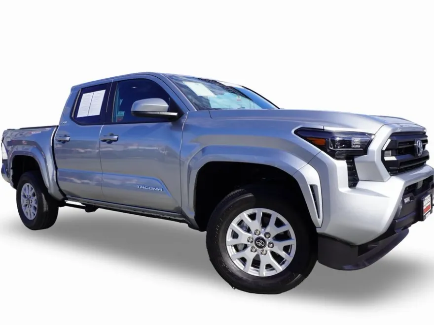 2025 Toyota Tacoma SR5 photo 1