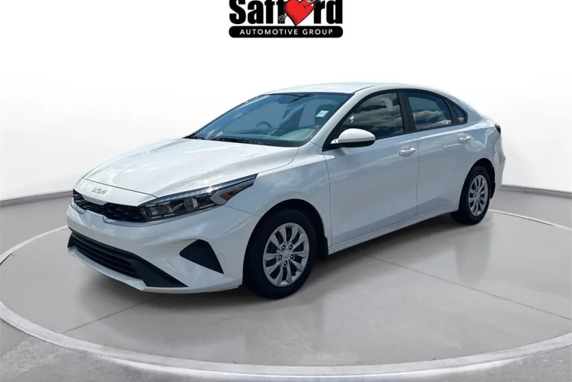 2024 Kia Forte LX photo 1