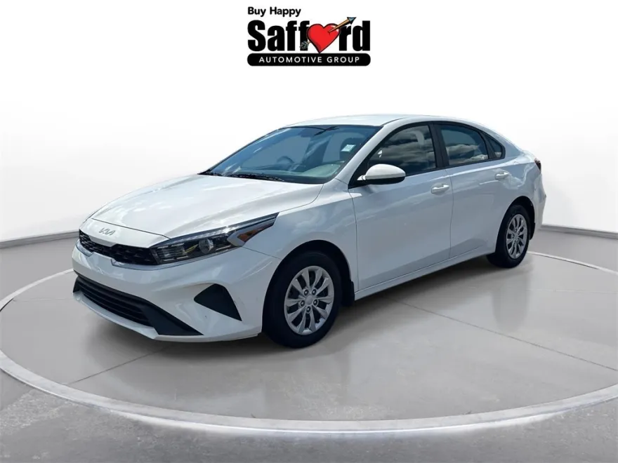 2024 Kia Forte LX photo 1