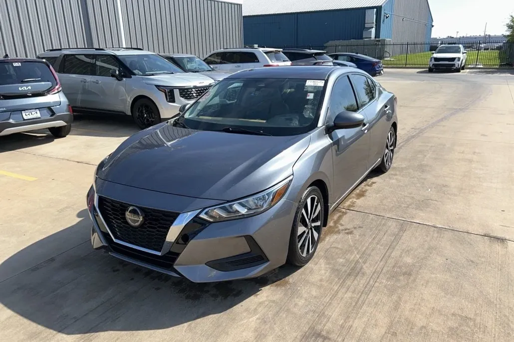2021 Nissan Sentra SV photo 1