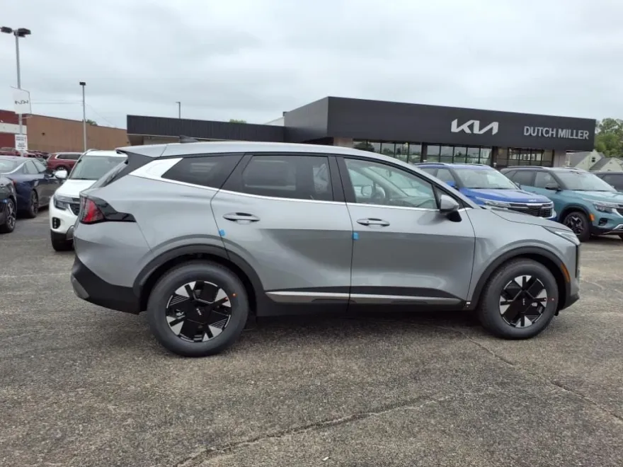2026 Kia Sportage Hybrid LX photo 1