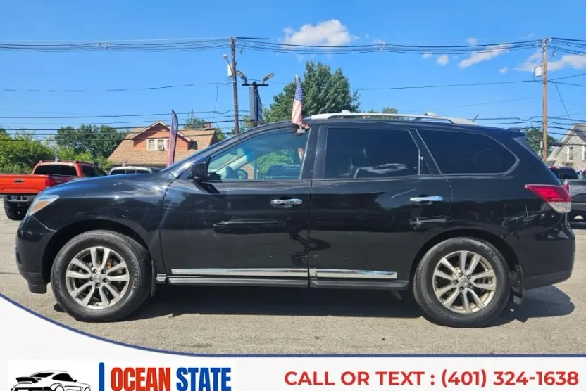 2015 Nissan Pathfinder SL photo 1