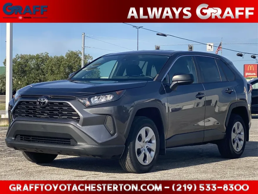 2022 Toyota RAV4 LE photo 1