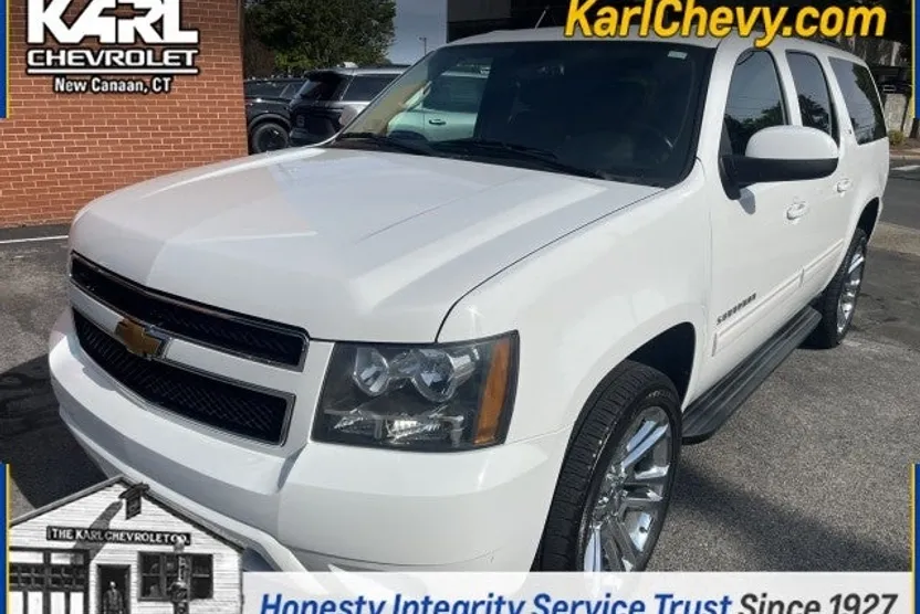 2012 Chevrolet Suburban LT photo 1