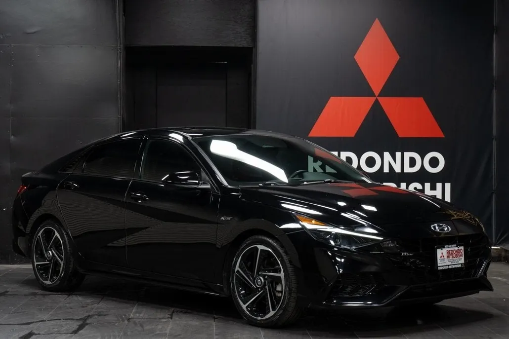 2022 Hyundai Elantra N Line photo 1