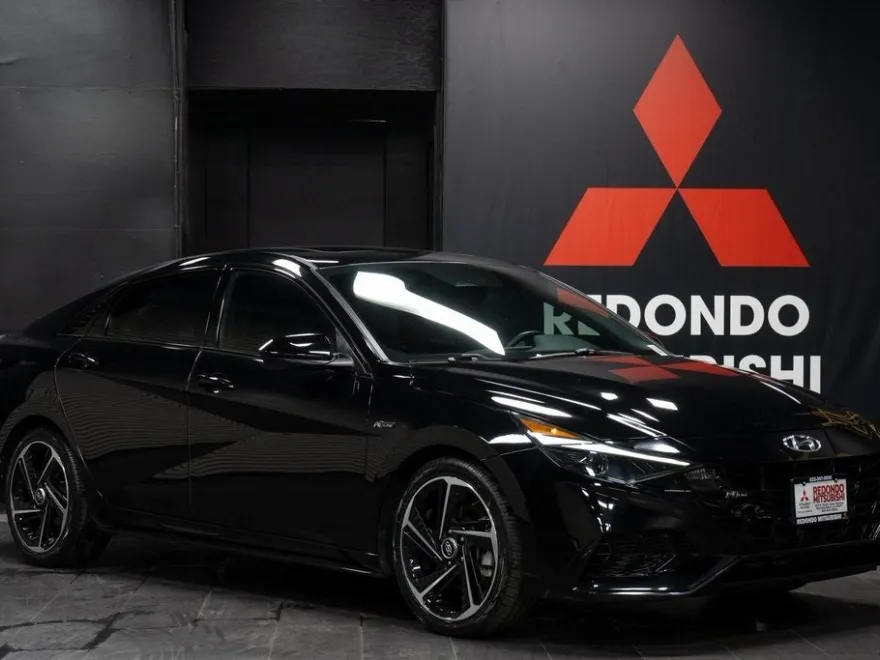 2022 Hyundai Elantra N Line photo 1