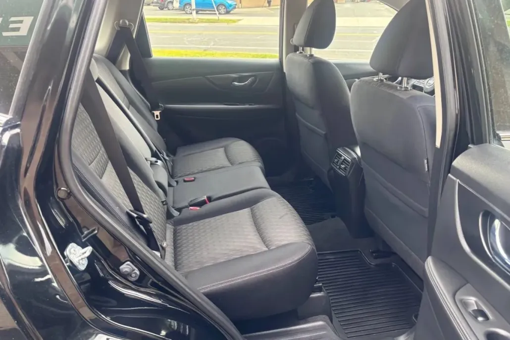 2017 Nissan Rogue S photo 1