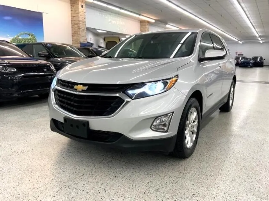 2020 Chevrolet Equinox LT photo 1