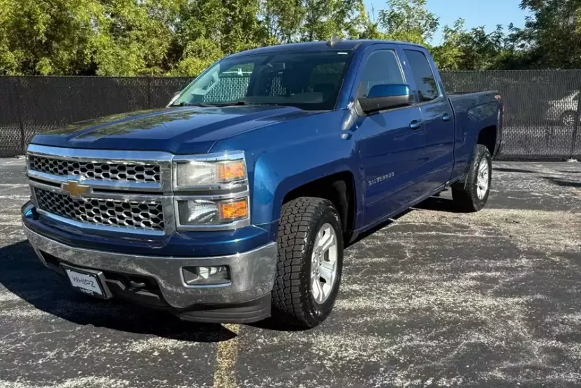 2015 Chevrolet Silverado 1500 LT photo 1