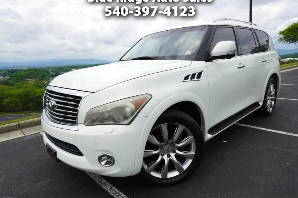 2011 Infiniti QX56 photo 1
