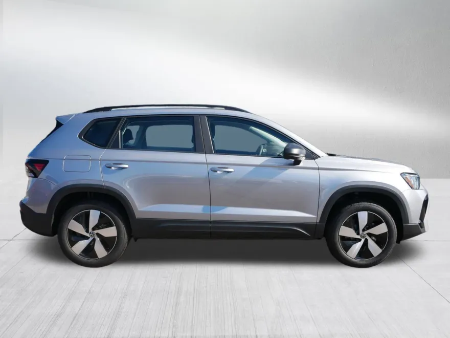2025 Volkswagen Taos S photo 1