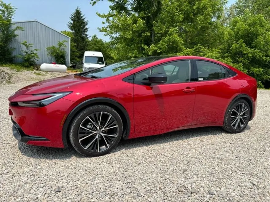 2024 Toyota Prius XLE photo 1