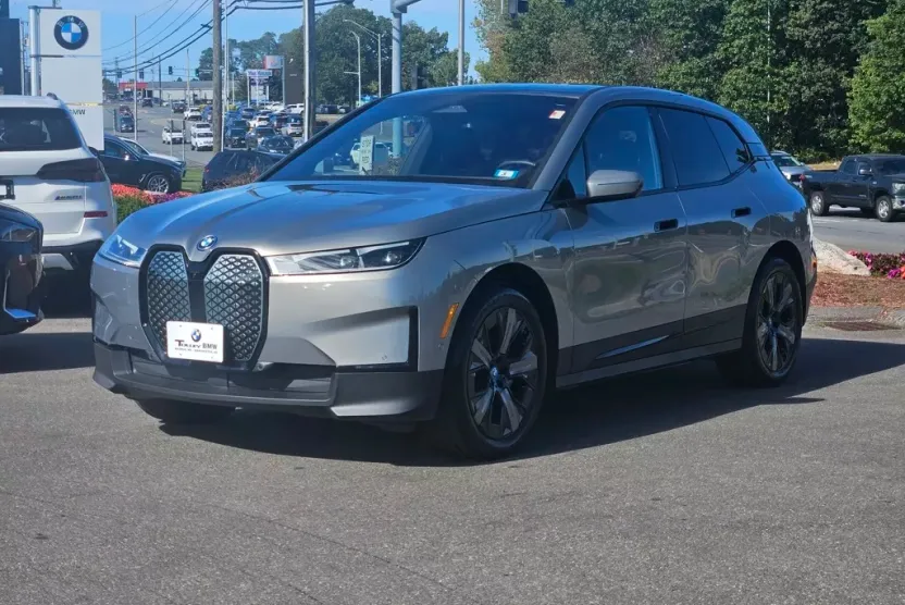 2025 Bmw iX photo 1