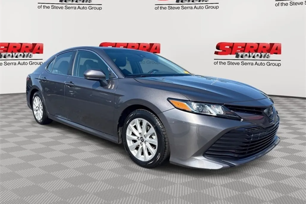 2020 Toyota Camry LE photo 1