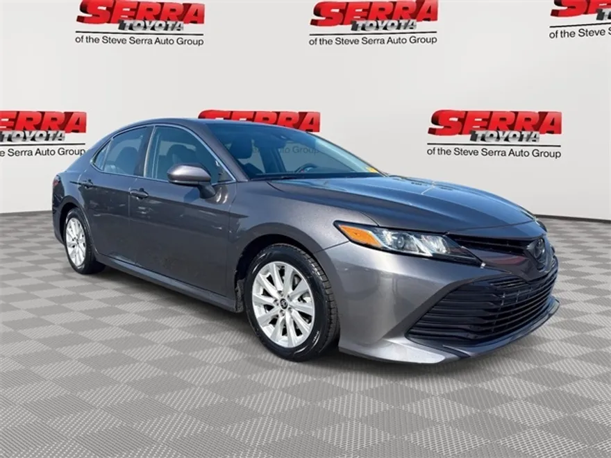 2020 Toyota Camry LE photo 1