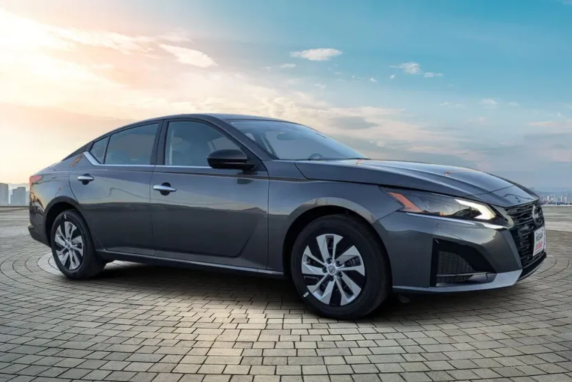 2025 Nissan Altima S photo 1