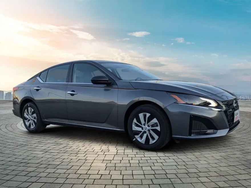 2025 Nissan Altima S photo 1