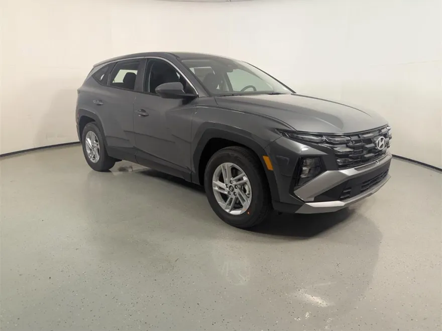 2025 Hyundai Tucson SE photo 1