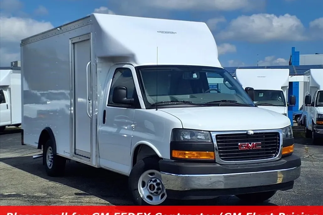 2025 Gmc Savana Cutaway 3500 photo 1