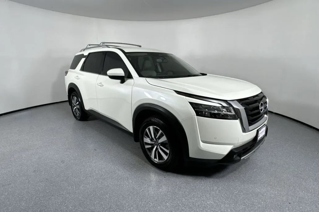 2022 Nissan Pathfinder SL photo 1