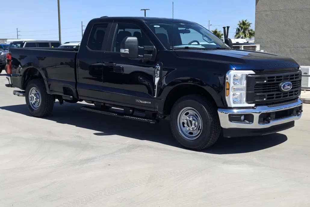 2025 Ford F-250 photo 1