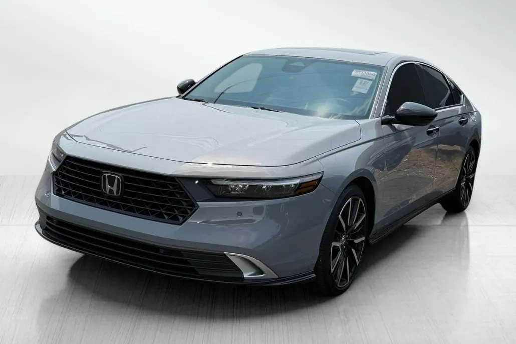2024 Honda Accord Hybrid Touring photo 1