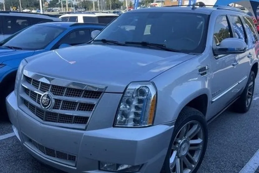 2013 Cadillac Escalade Platinum photo 1