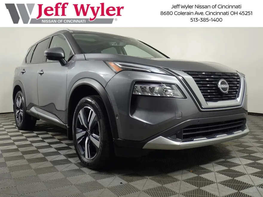 2023 Nissan Rogue Platinum photo 1