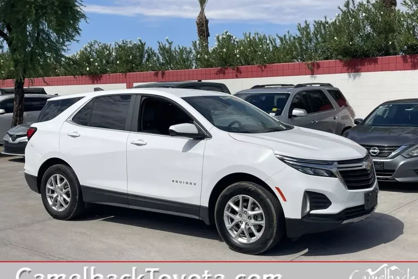 2024 Chevrolet Equinox LT photo 1