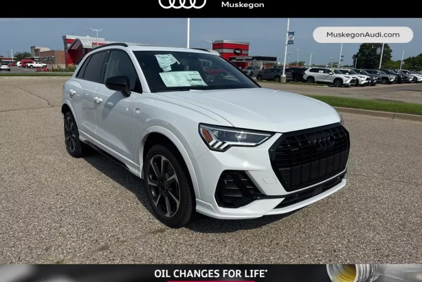 2025 Audi Q3 45 TFSI S line Premium Plus photo 1